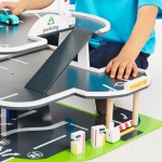 Garaj din lemn mare cu lift pe 3 nivele ELC cu accesorii